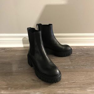 L'Intervalle VANNES BLACK LEATHER Boots